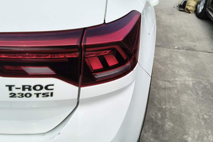 Used Volkswagen T-ROC 2018 230TSI DSG Two-Wheel Drive Advanced Version China V Standard
