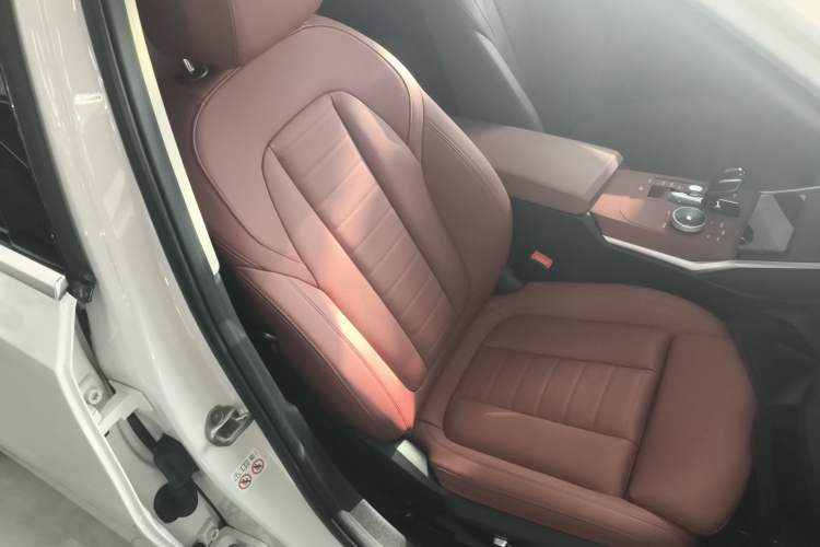 Used BMW 3 Series 2021 Second Facelift 325Li M Sport Package
