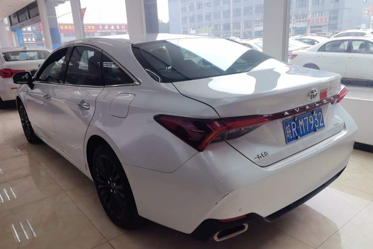 Used Toyota Avalon 2019 2.0L XLE Premium Edition China VI
