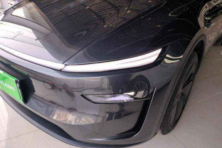 Used Tesla Model Y 2025 Rear-Wheel-Drive Version