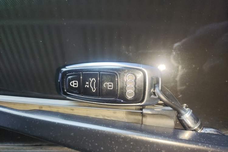 Used Audi Q7 2022 55 TFSI quattro S line Sport model
