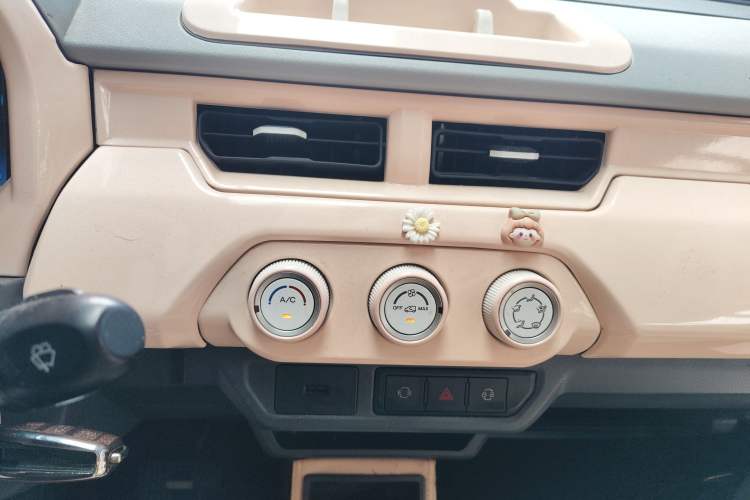 Used Chery QQ Ice Cream 2022 170km Sundae Phosphate Lithium-Ion