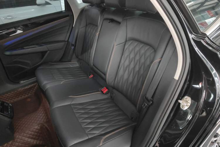 Used Volkswagen Passat 2020 330TSI Luxury Edition China VI
