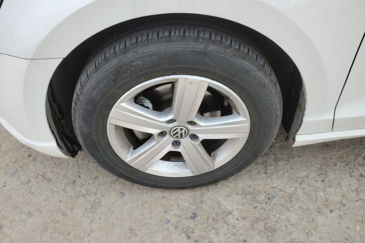 Used Volkswagen Lamando 2015 230TSI DSG Fashion Edition
