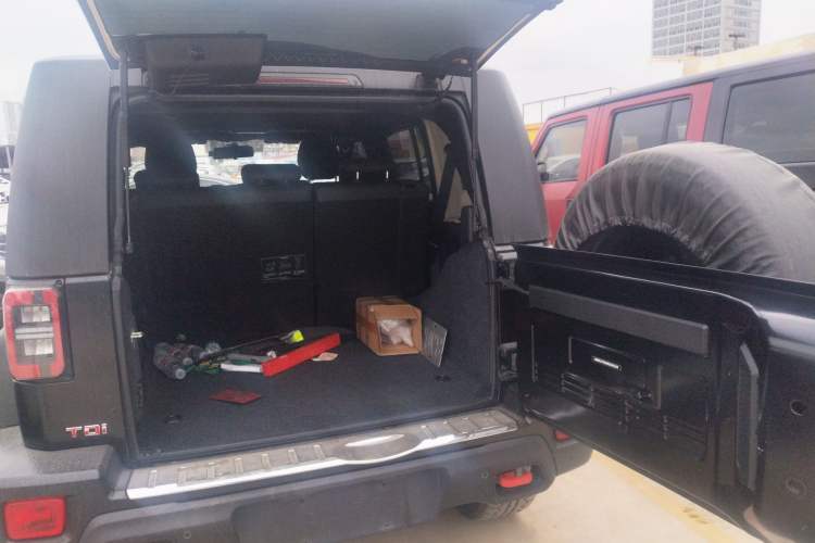 Used  BJ40 2024 2.0D Blade Hero Glory Edition
