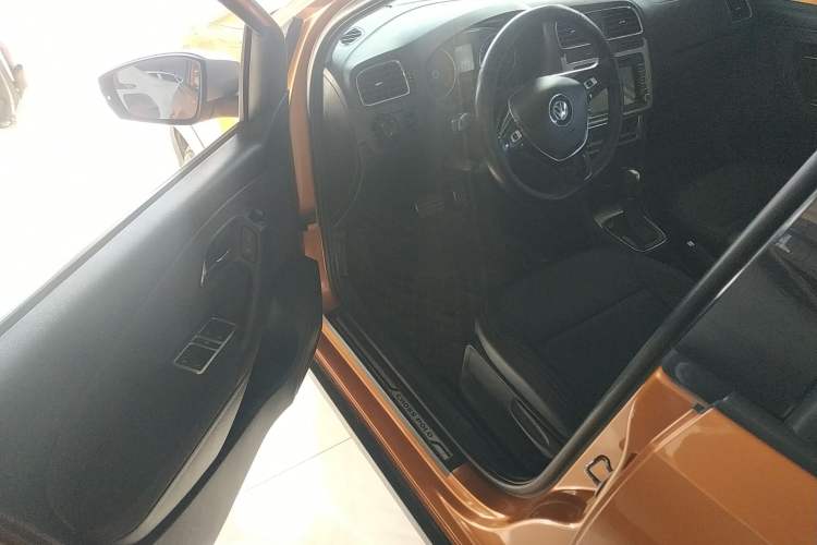 Used Volkswagen Polo 2014 1.6L Cross Polo Automatic