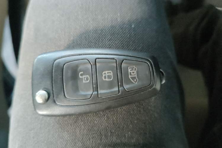 Used Ford Tourneo Custom 2016 2.0T Manual Elite Version
