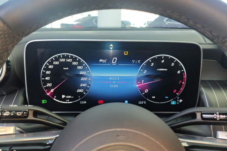 Used Mercedes-Benz GLC 2023 Facelift GLC 260 L 4MATIC Luxury Version 7-Seater
