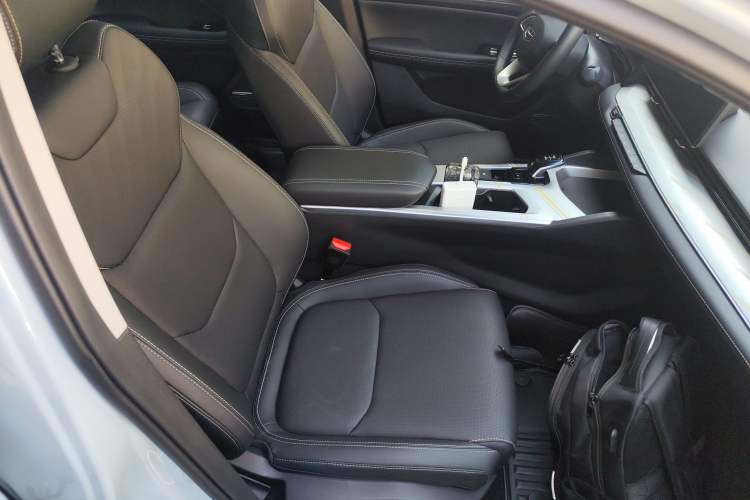 Used Geely Auto Emgrand L HiP 2024 Longteng Edition 1.5TD-DHT Pro 100KM Superior Model