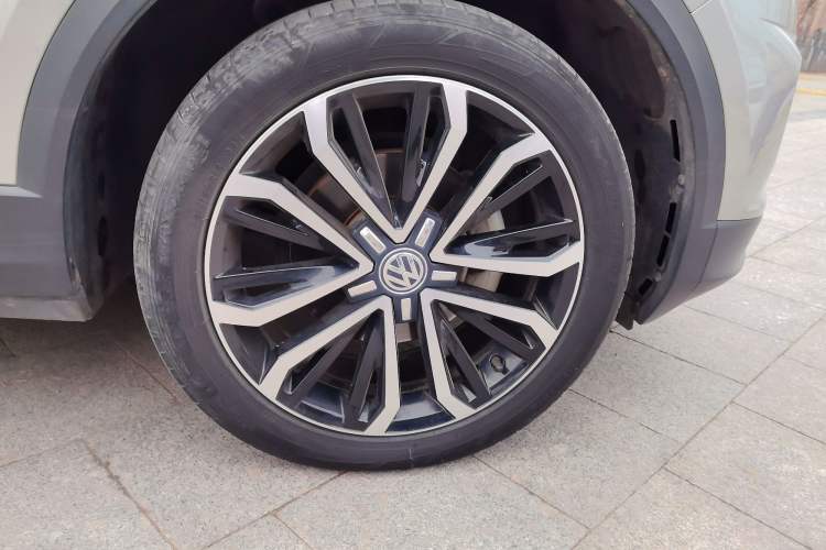 Used Volkswagen T-ROC 2019 280TSI DSG Two-Wheel Drive Comfort Version China VI Standard
