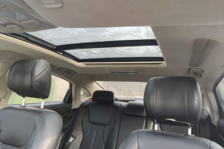 Used Geely Auto Emgrand GT 2017 2.4L Luxury Model
