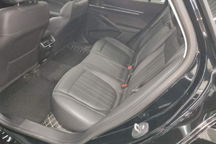 Used Ford Mondeo 2025 2.0T EcoBoost Luxury Version
