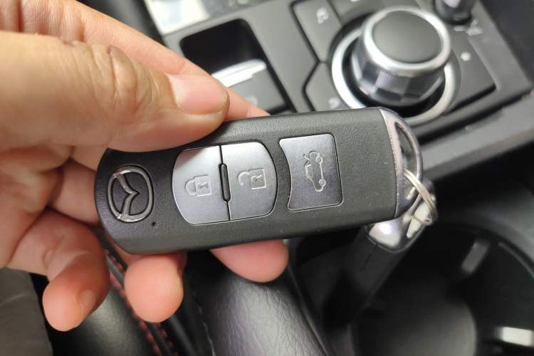 Used Mazda Mazda 3 Axela 2017 Sedan 1.5L Automatic Luxury Model Emission Standard China V
