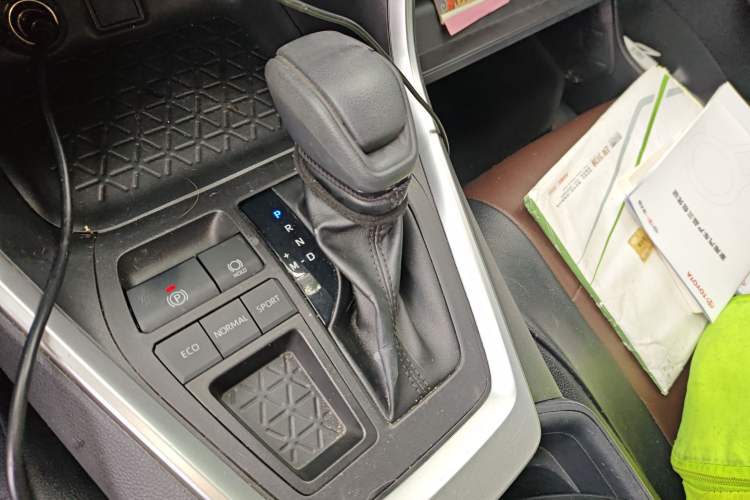 Used Toyota RAV4 2022 2.0L CVT Two-Wheel Drive Urban Edition
