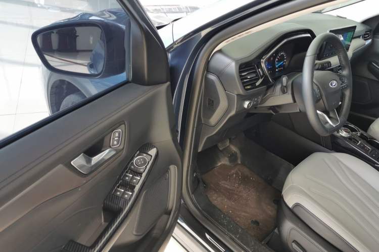 Used Ford Escape 2020 EcoBoost 245 Two-Wheel-Drive Comfort Edition
