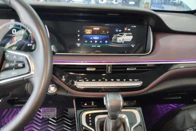 Used GAC Trumpchi M6 2023 PRO 270T DCT Luxury Edition
