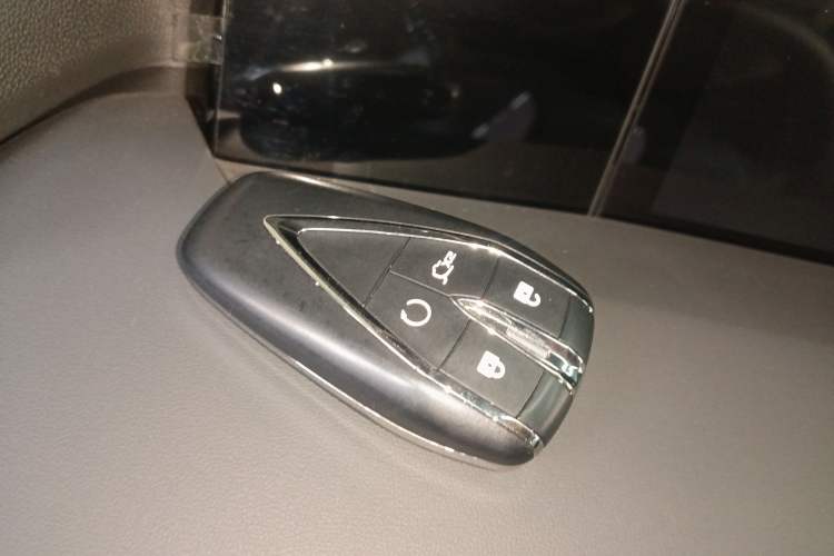 Used Changan UNI-K iDD 2022 Blue Whale iDD 130km 1.5T Prestige Model
