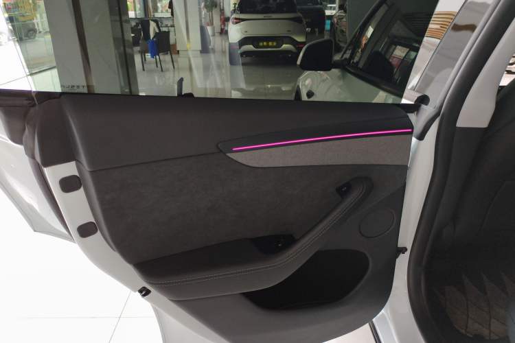 Used Tesla Model Y 2025 Long-Range All-Wheel Drive First Edition
