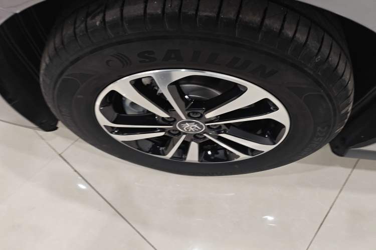 Used BYD Qin PLUS 2025 DM-i Smart Drive 120KM Superior Model