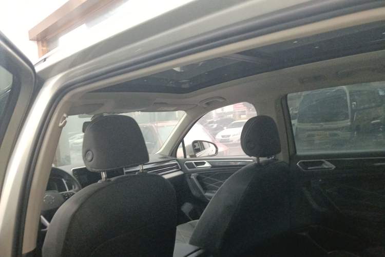 Used Volkswagen Tiguan L 2022 330TSI Automatic Two-Wheel Drive Smart Edition
