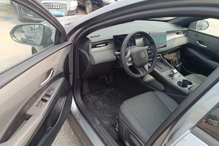 Used BYD Qin PLUS 2025 DM-i Smart Drive 55KM Leading Model
