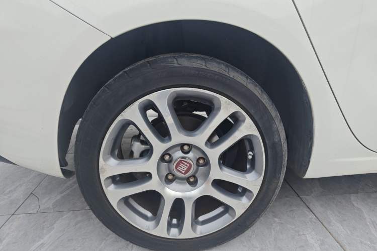 Used Fiat Viaggio 2012 1.4T Automatic Luxury Edition
