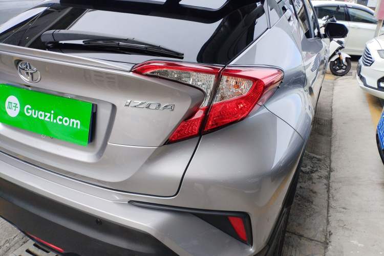 Used Toyota IZOA 2018 2.0L Yichi Version China VI Standard