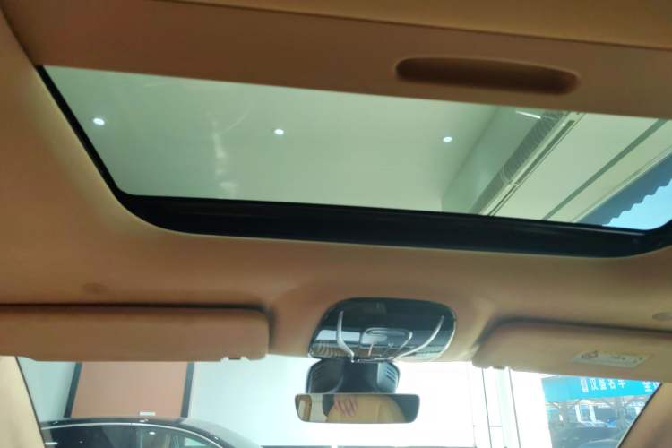 Used VOYAH Dream 2025 PHEV Four-Wheel-Drive Flagship Kunpeng Edition
