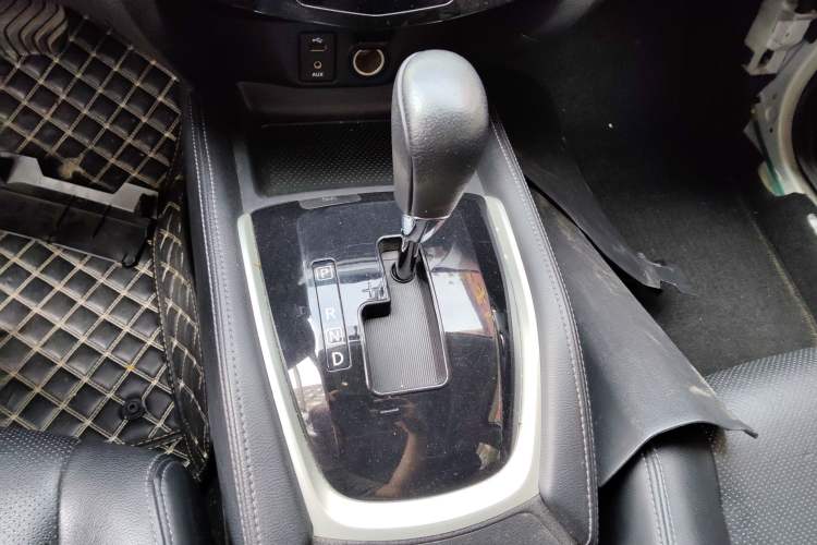 Used Nissan X-Trail 2015 2.0L CVT Comfort MAX Edition 2WD
