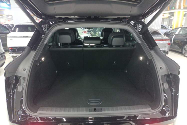 Used Zeekr 7X 2025 100 kWh Long-Range Rear-Wheel Drive with Intelligent Driving Features
