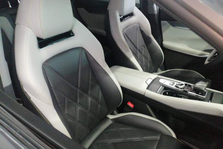 Used Changan CS75 PLUS 2023 3rd Generation 1.5T Automatic Prestige Model
