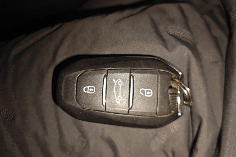 Used  6 2014 1.6T Luxury Edition THP160