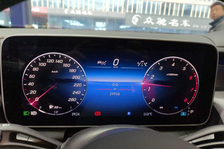 Used Mercedes-Benz GLC 2024 Facelifted GLC 260 L 4MATIC Luxury Version 5 Seats
