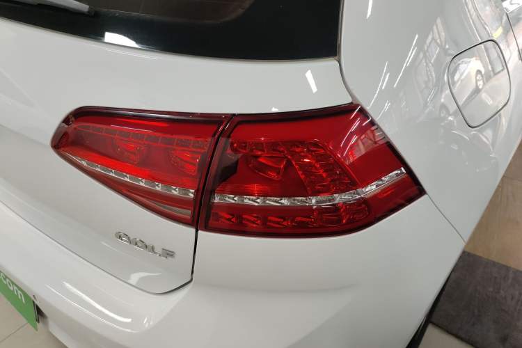 Used Volkswagen Golf 2016 1.6L Automatic Fashion Model