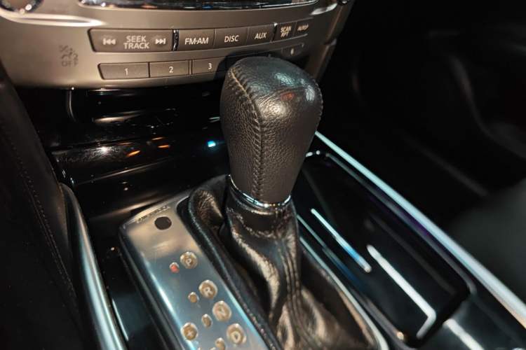 Used Infiniti Q70 2015 Q70L 2.5L Elite Edition
