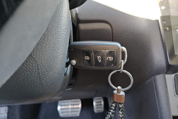 Used Volkswagen Polo 2014 1.6L Cross Polo Automatic