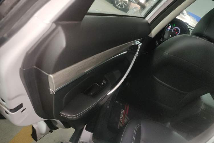 Used Geely Auto Coolray 2019 260T DCT Knight China V Standard
