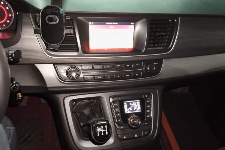 Used SAIC MAXUS G10 2018 PLUS 2.4L Manual Elite Edition
