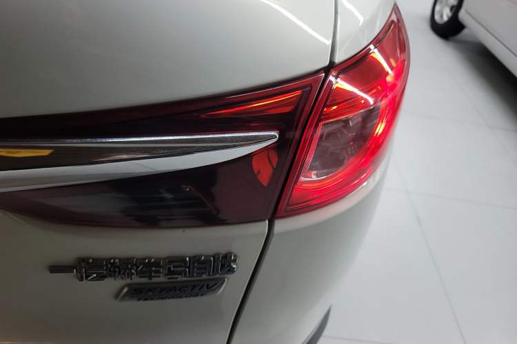 Used Mazda CX-4 2018 2.0L Automatic Two-Wheel Drive Blue Sky Premium Upgrade Version China V Standard
