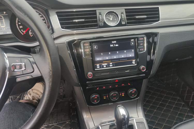 Used Volkswagen Passat 2017 330TSI DSG Luxury Edition