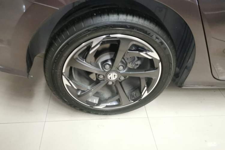 Used MG 5 2022 300TGI DCT Chao Yue Luxury Edition

