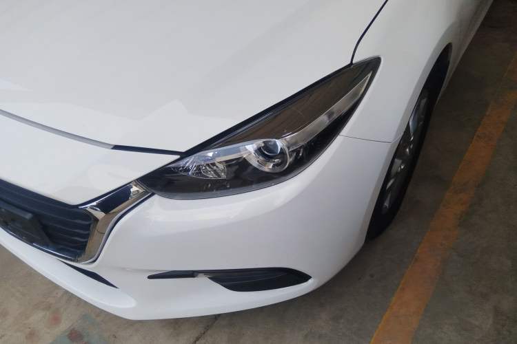 Used Mazda Mazda 3 Axela 2019 Cloud-Controlled Version Hatchback 1.5L Automatic Comfort Model Emission Standard China V
