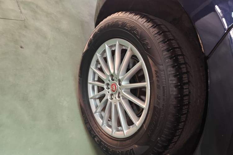 Used Jaguar F-PACE 2016 2.0T Two-Wheel Drive Urban Luxury Edition
