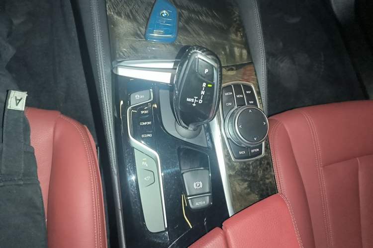 Used BMW 5 Series 2018 Restyled 530Li Leading Edition M Sport Package
