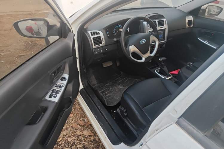 Used  300E 2017 Standard Model