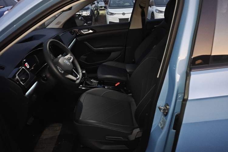 Used Volkswagen Tharu 2025 NewRui 300TSI Prestige Edition