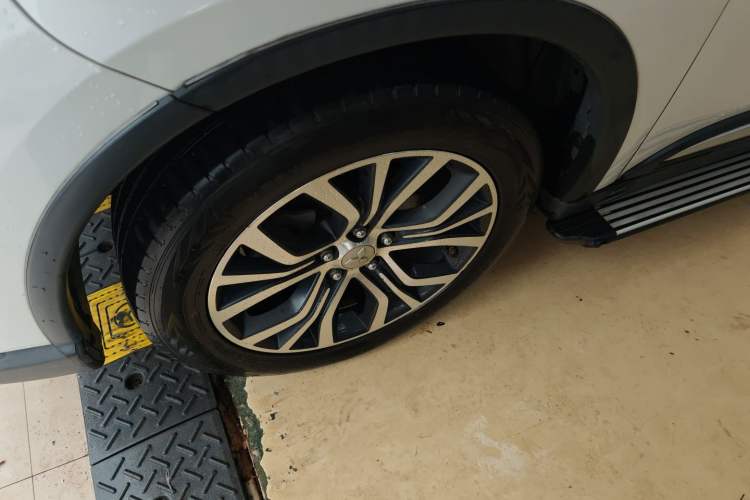 Used Mitsubishi Outlander 2018 2.0L Two-Wheel Drive Glory Edition 5 Seats
