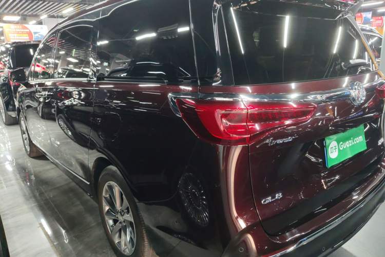 Used Buick GL8 2022 Avenir Aivia 7-Seater Deluxe Edition
