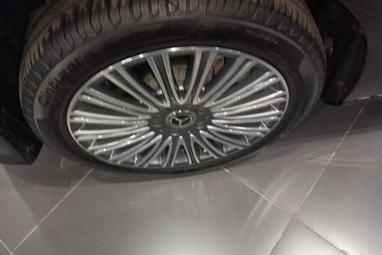 Used Mercedes-Benz E-Class 2022 Second Facelift E 300 L Luxury Edition
