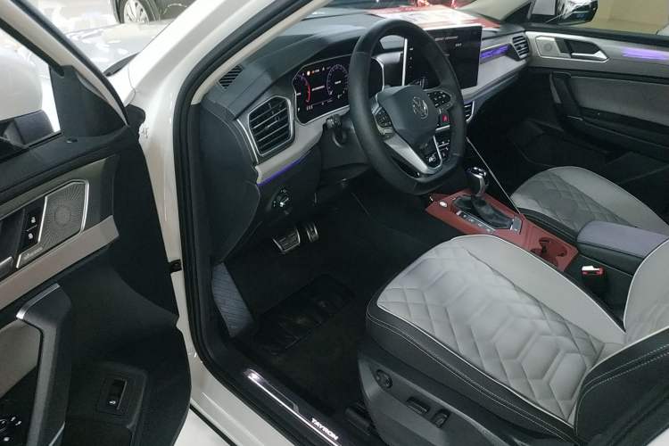 Used Volkswagen Tayron 2023 330TSI Two-Wheel-Drive R-Line High-Energy Version